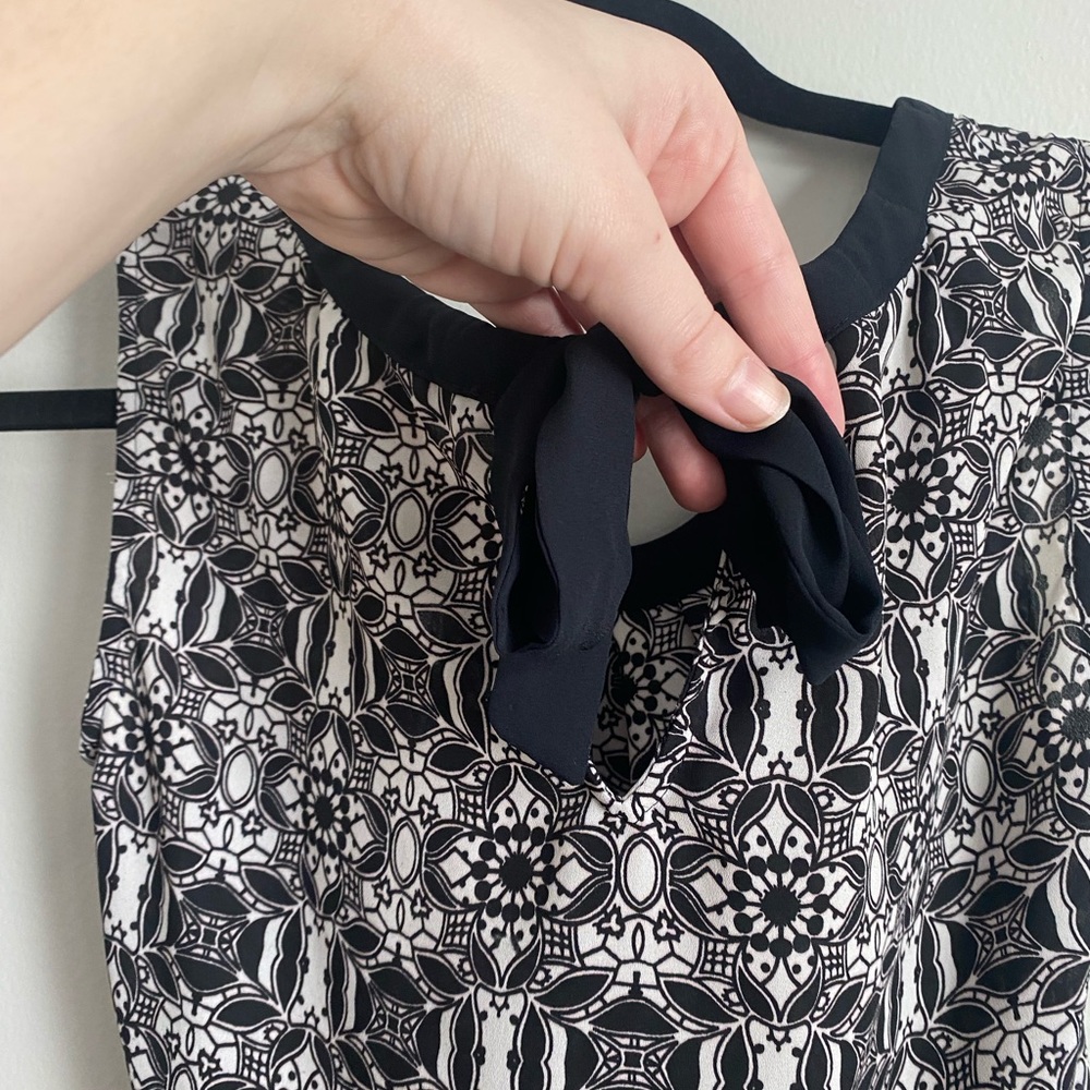 Patterned Blouse - Picture 3 of 4